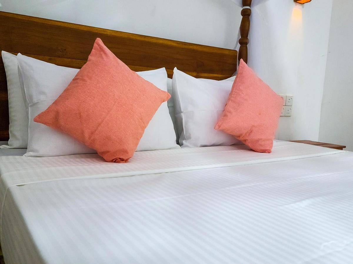 Woodholic Homestay Sigiriya Luaran gambar