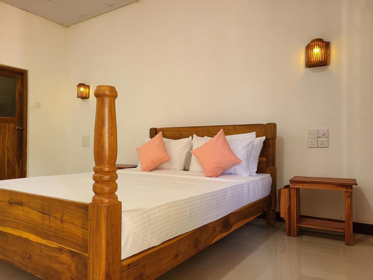 Woodholic Homestay Sigiriya Luaran gambar