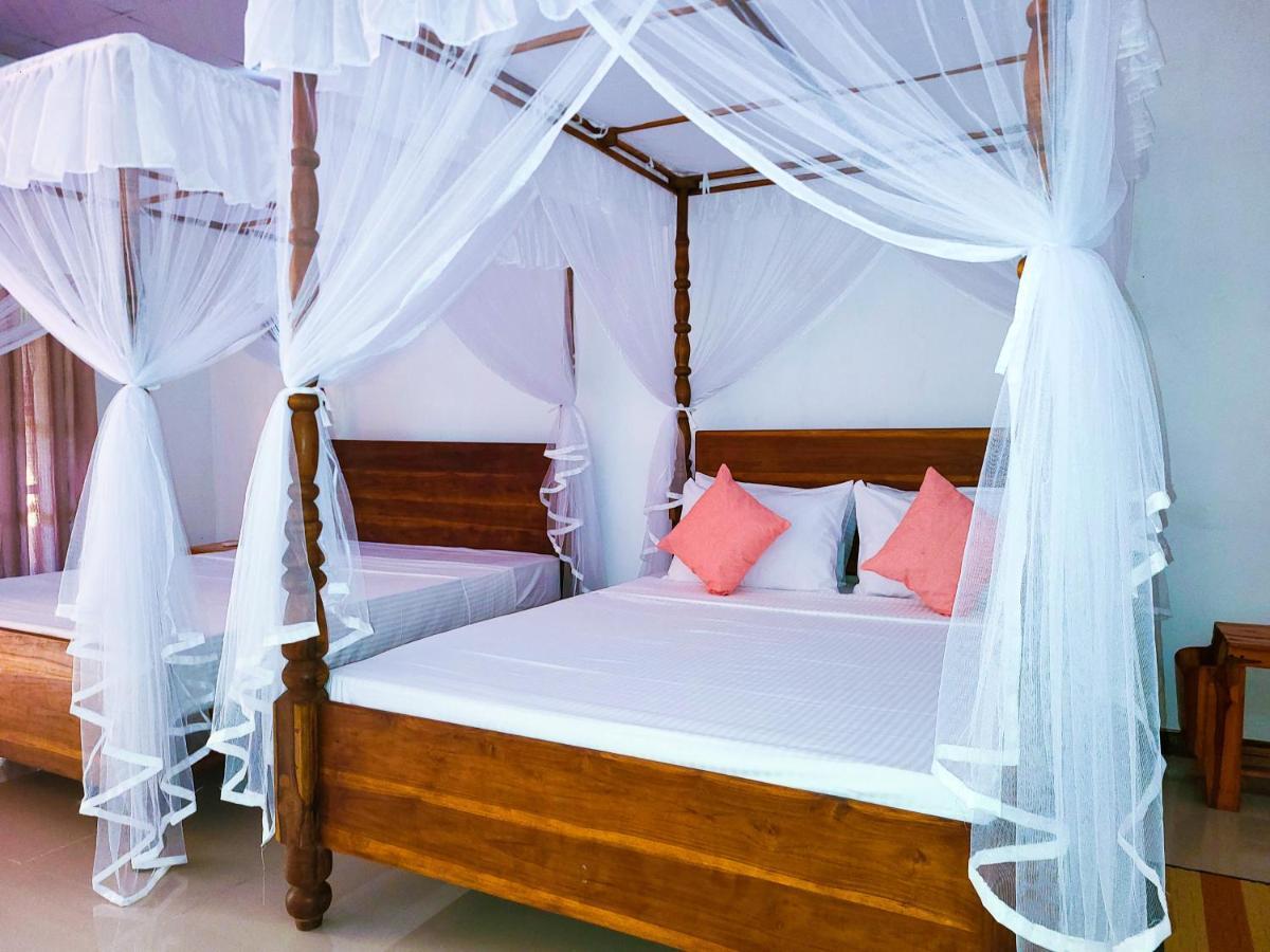 Woodholic Homestay Sigiriya Luaran gambar