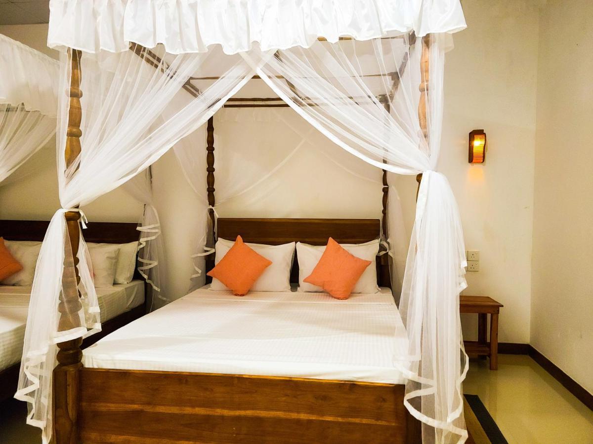 Woodholic Homestay Sigiriya Luaran gambar