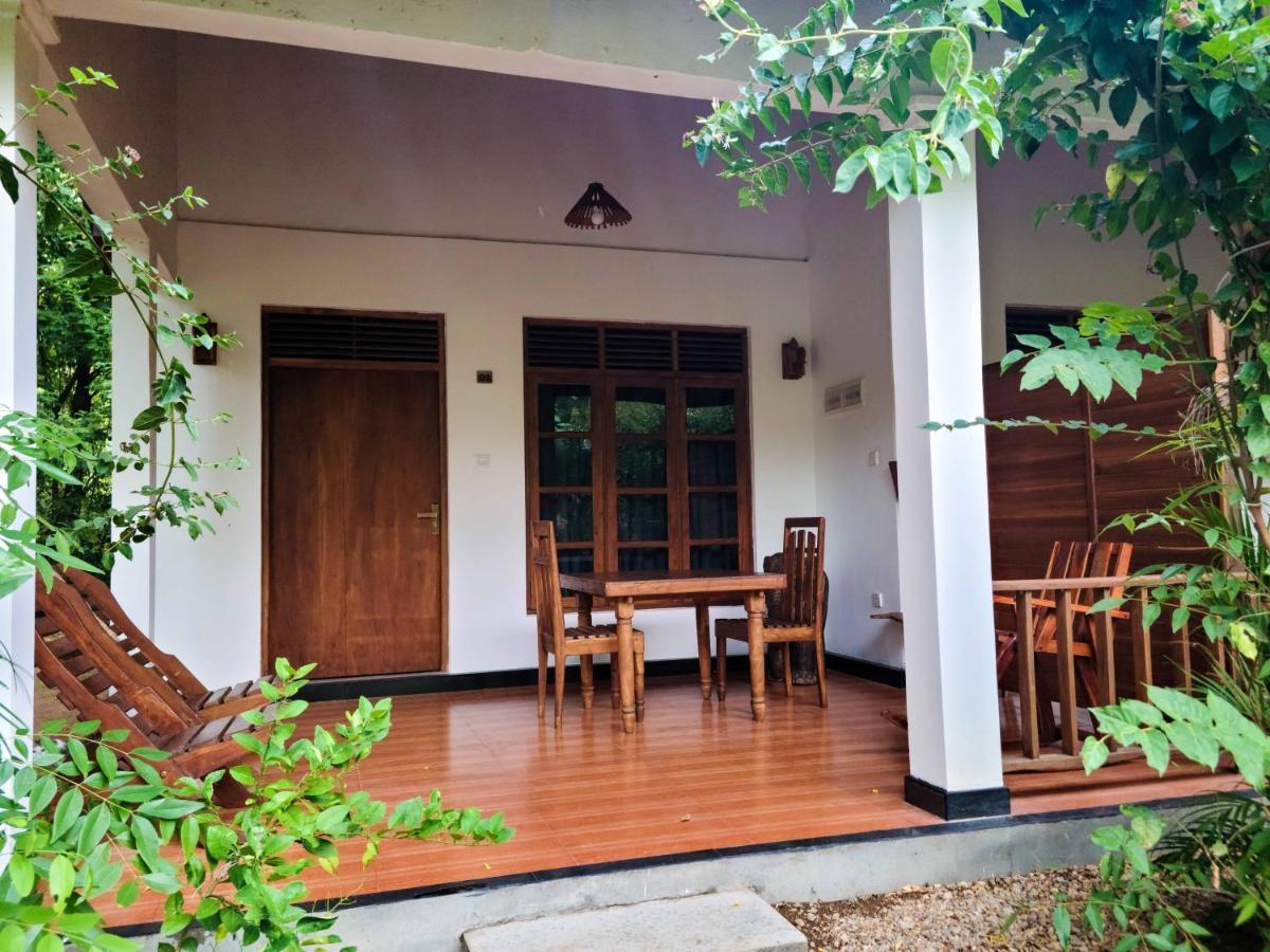 Woodholic Homestay Sigiriya Luaran gambar