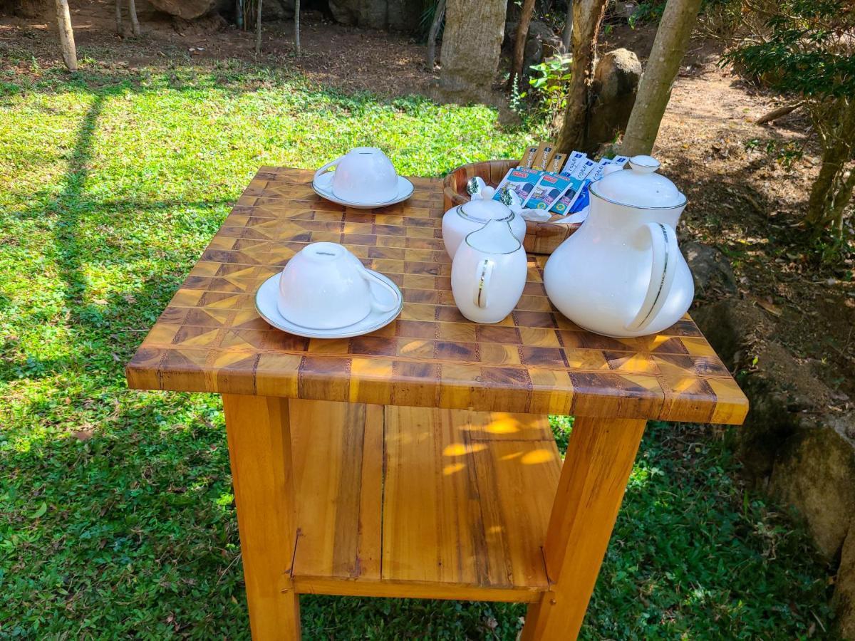 Woodholic Homestay Sigiriya Luaran gambar