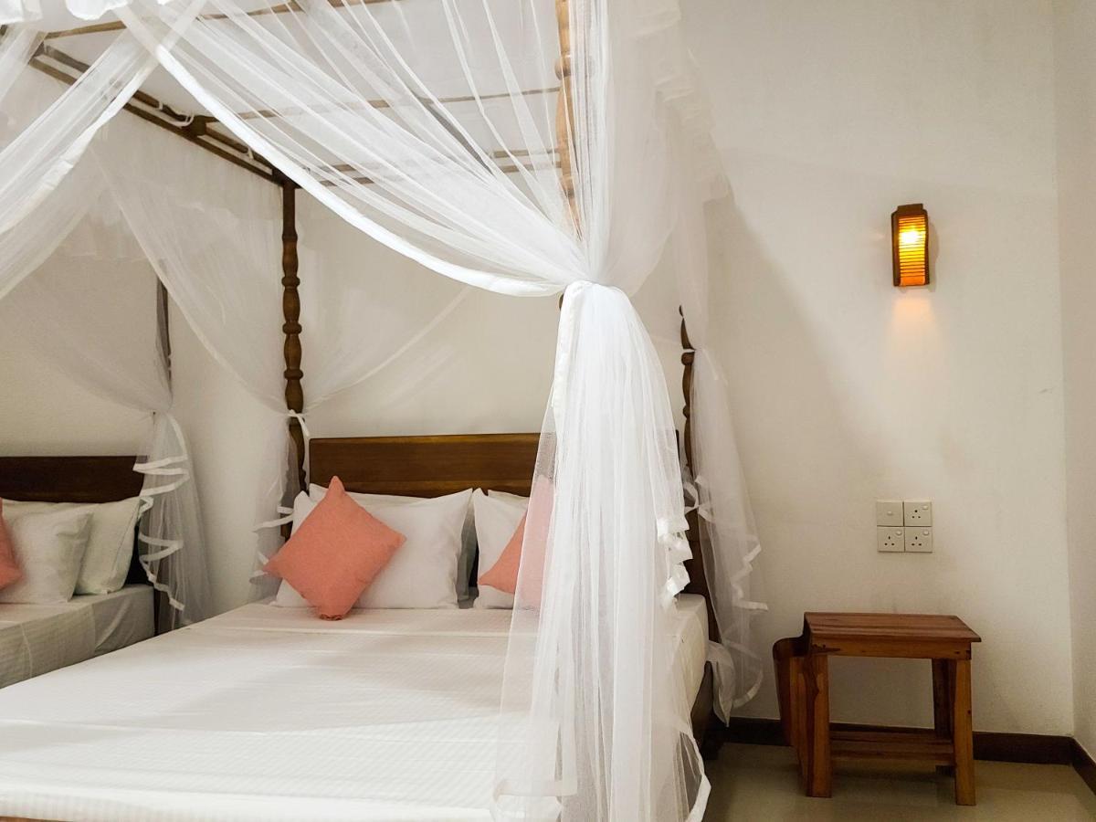 Woodholic Homestay Sigiriya Luaran gambar