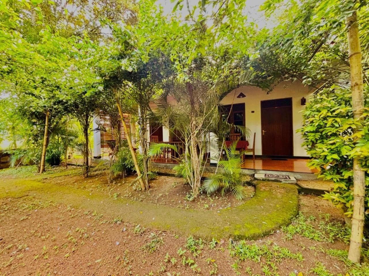 Woodholic Homestay Sigiriya Luaran gambar