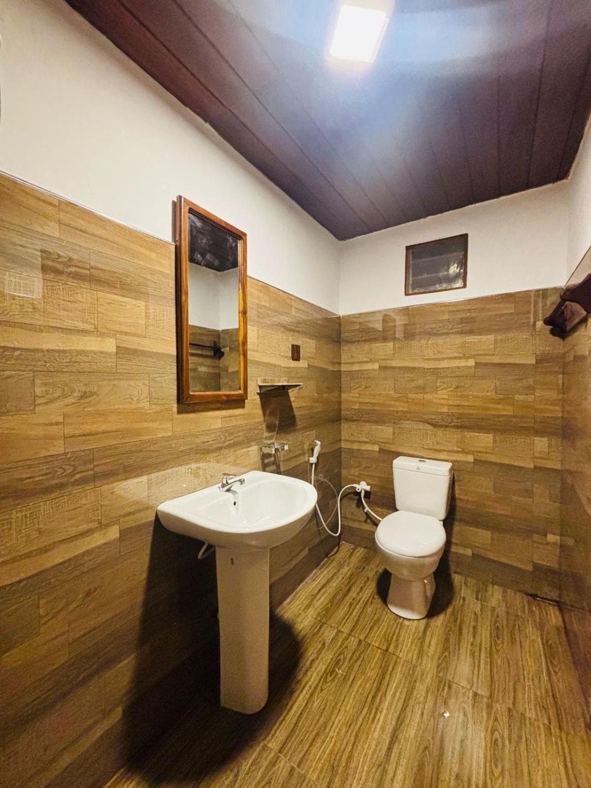 Woodholic Homestay Sigiriya Luaran gambar
